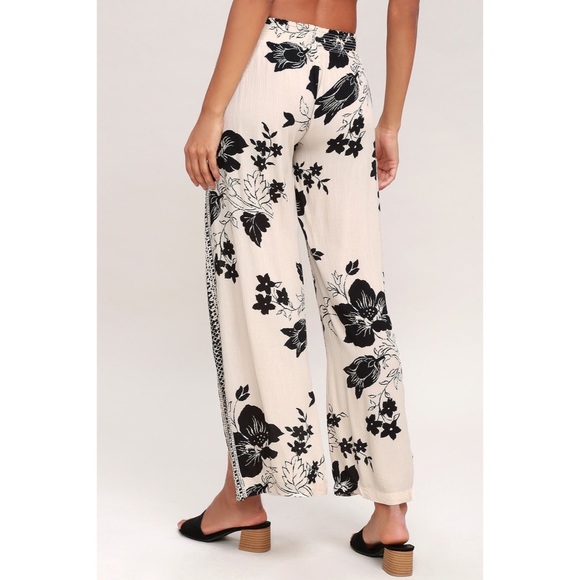 SOLD Billabong Adventure Beige Print Wrap Pants - Picture 2 of 5